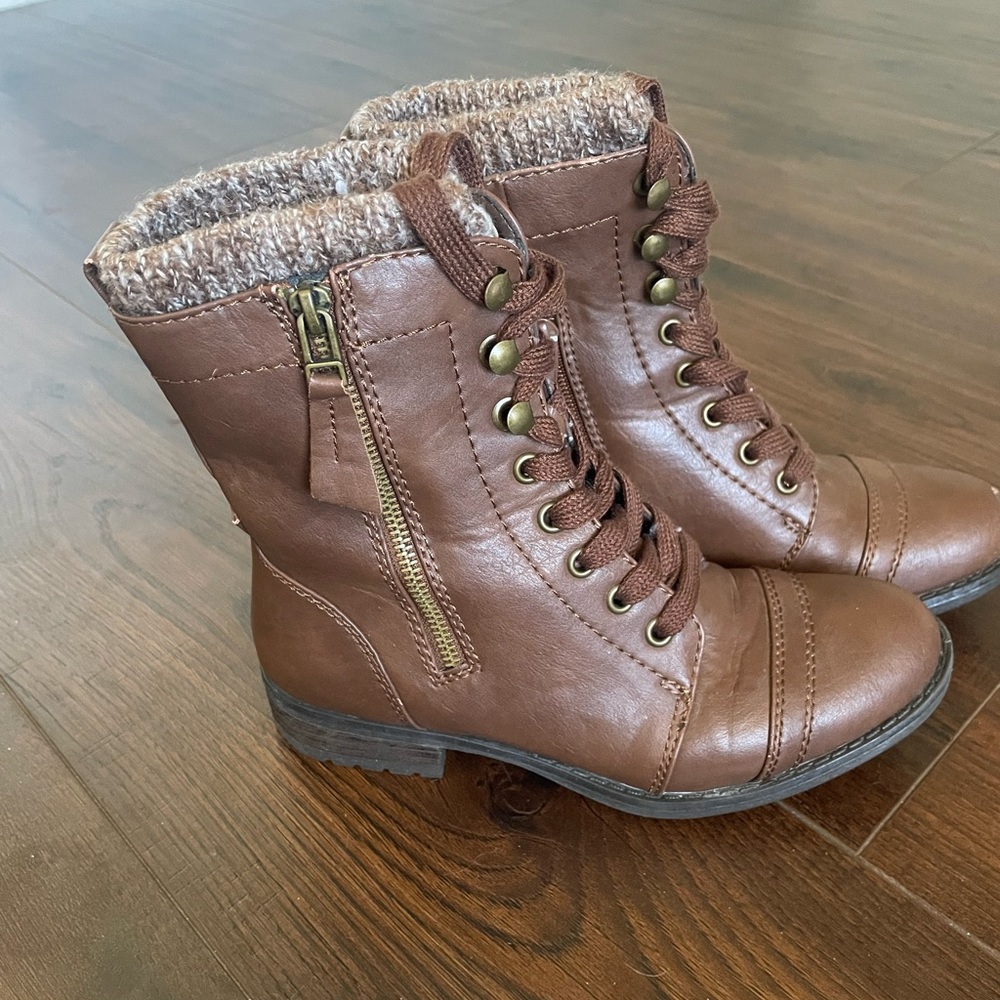 Brown lace up boots Womens 6